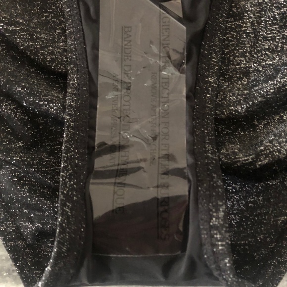 LIKE NEW | Off Shoulder | Black Metallic | Maillot with metal detail - Picture 8 of 11